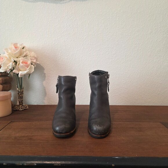 SOREL Danica Side Zip Leather Waterproof Boots Bike Sz 7 - Picture 1 of 7
